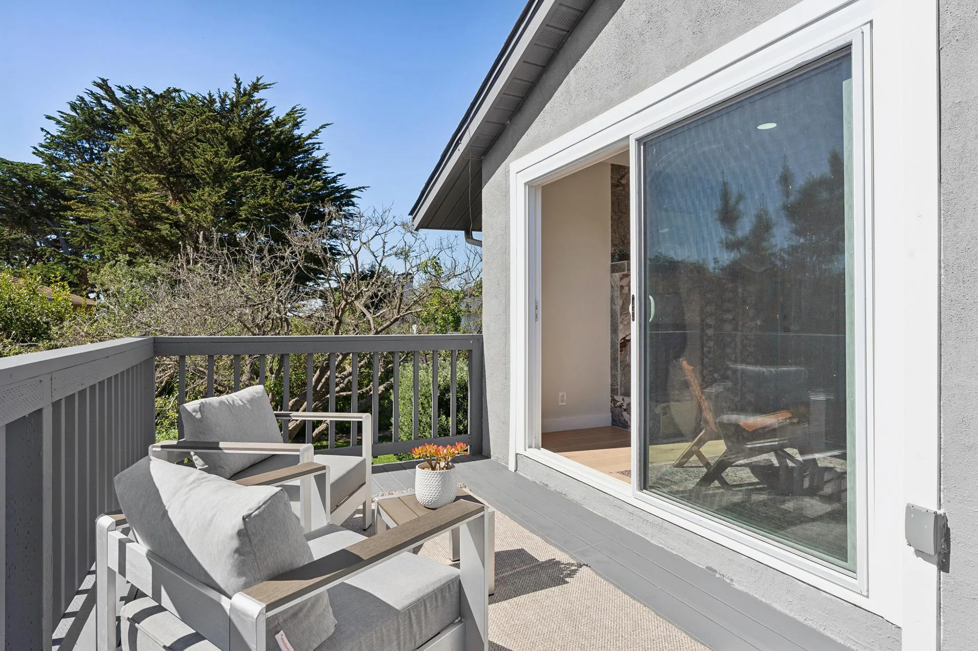 Our construction and remodeling projects: Exterior Remodel