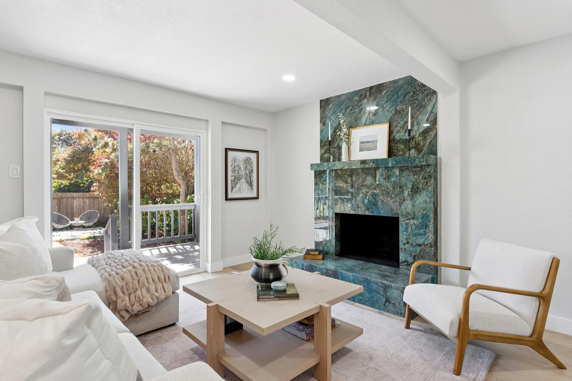 Our construction and remodeling projects: Living Room Remodel